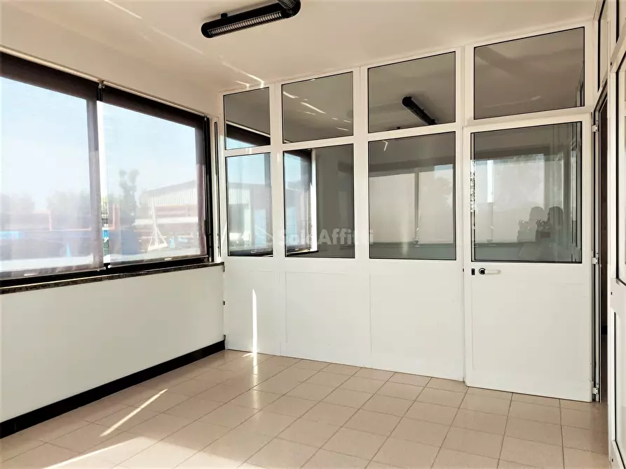 Immagine 9 di Ufficio in affitto  in Via Ivo Oliveti a Fiumicino