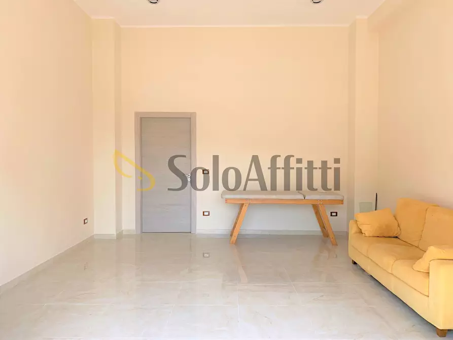 Immagine 1 di Magazzino in affitto  a Catanzaro