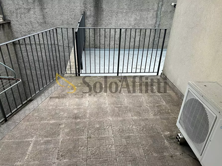 Immagine 8 di Bilocale in affitto  in luigi carcano 160 a Caronno Pertusella