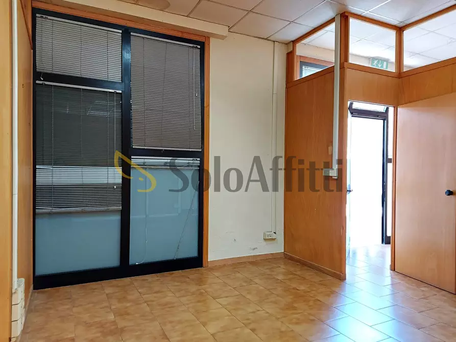 Immagine 17 di Locale commerciale in affitto  in Via del Tempio della Fortuna a Fiumicino