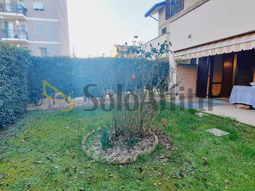 Immagine 11 di Bilocale in affitto  in Via Silvio Pellico a Cinisello Balsamo