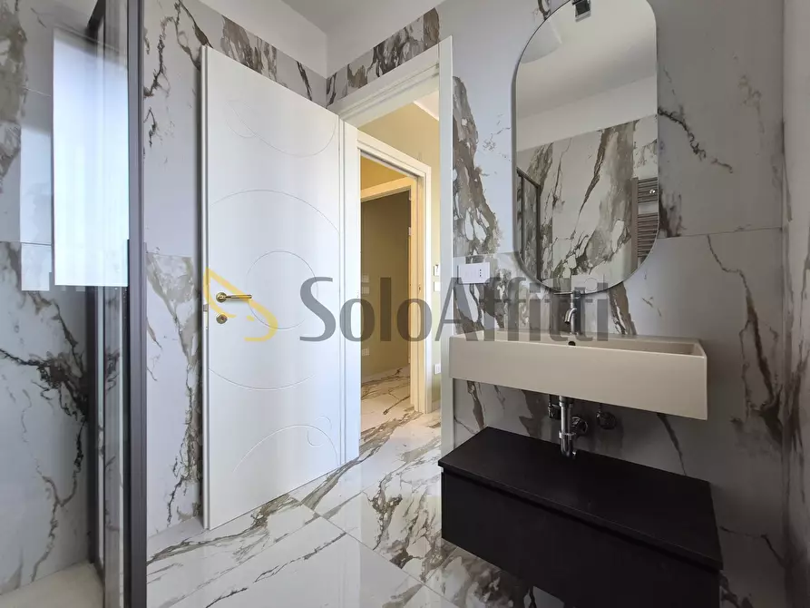 Immagine 12 di Quadrilocale in affitto  a Catanzaro