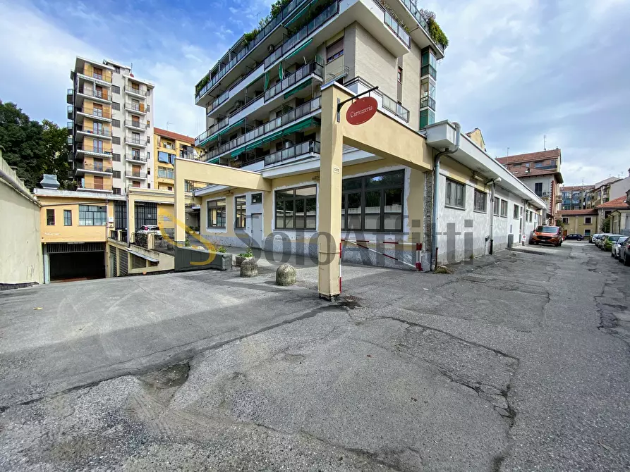 Immagine 1 di Garage in affitto  in Via Pozzo Strada 12/20 a Torino