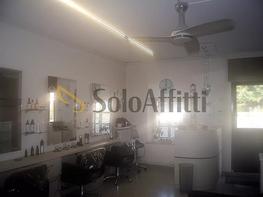 Immagine 5 di Locale commerciale in affitto  in Via Cavour 69 a Settimo Torinese