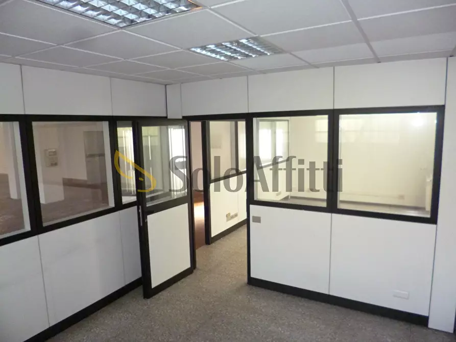 Immagine 2 di Magazzino in affitto  a Gallarate