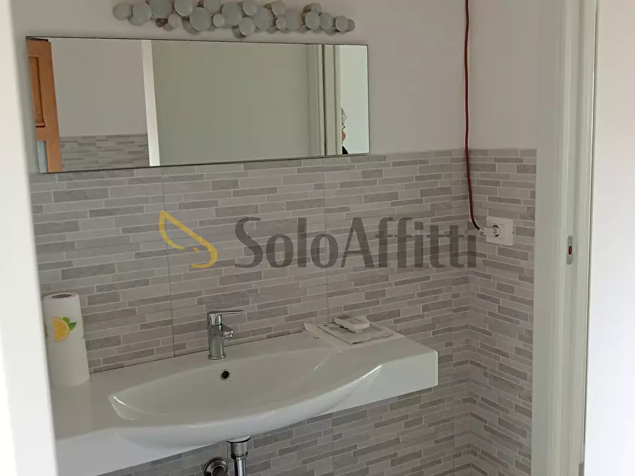 Immagine 5 di Laboratorio in affitto  a Falconara Marittima