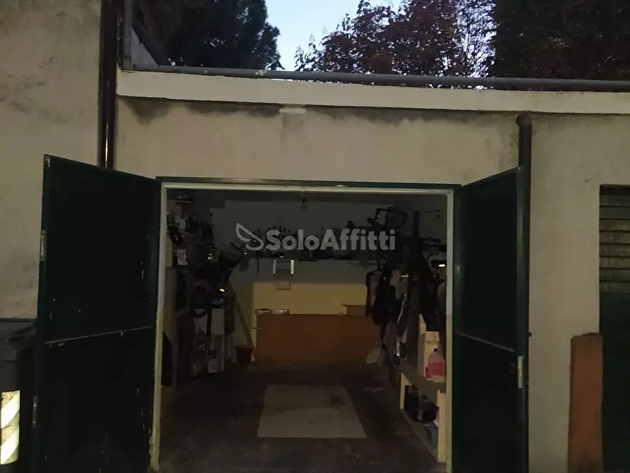 Immagine 1 di Garage in affitto  in Viale Guglielmo Oberdan a Terni