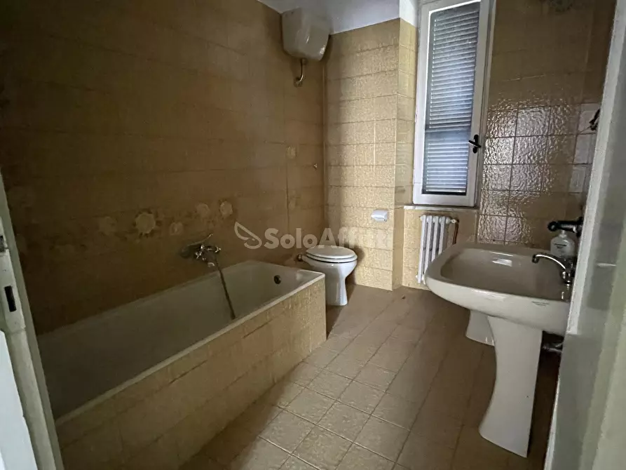 Immagine 8 di Ufficio in affitto  a Frosinone