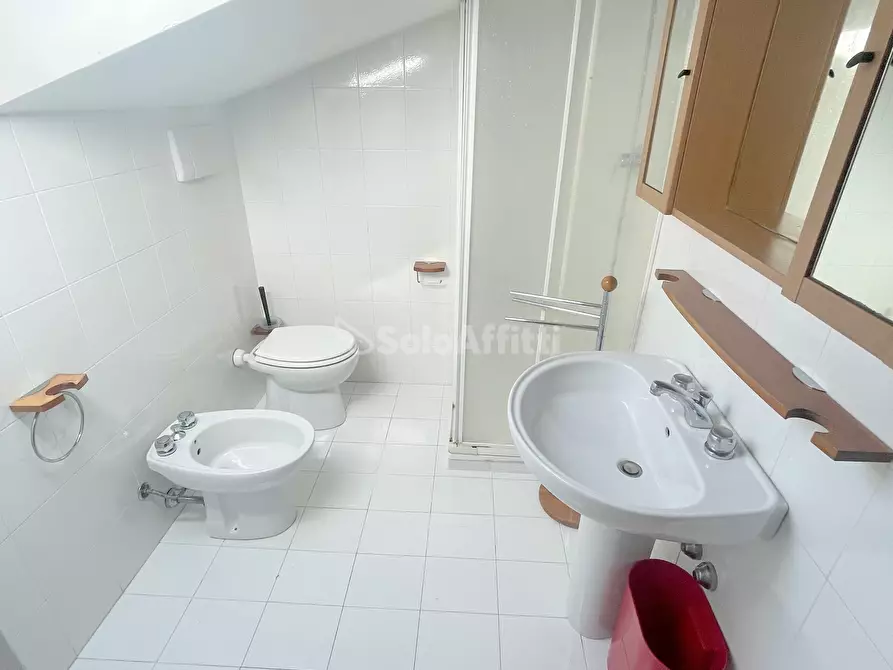 Immagine 16 di Trilocale in affitto  a Numana