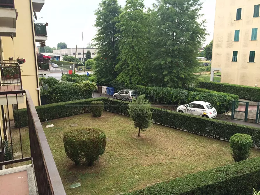 Immagine 16 di Bilocale in affitto  in Via XXV Aprile 92/b a Limbiate