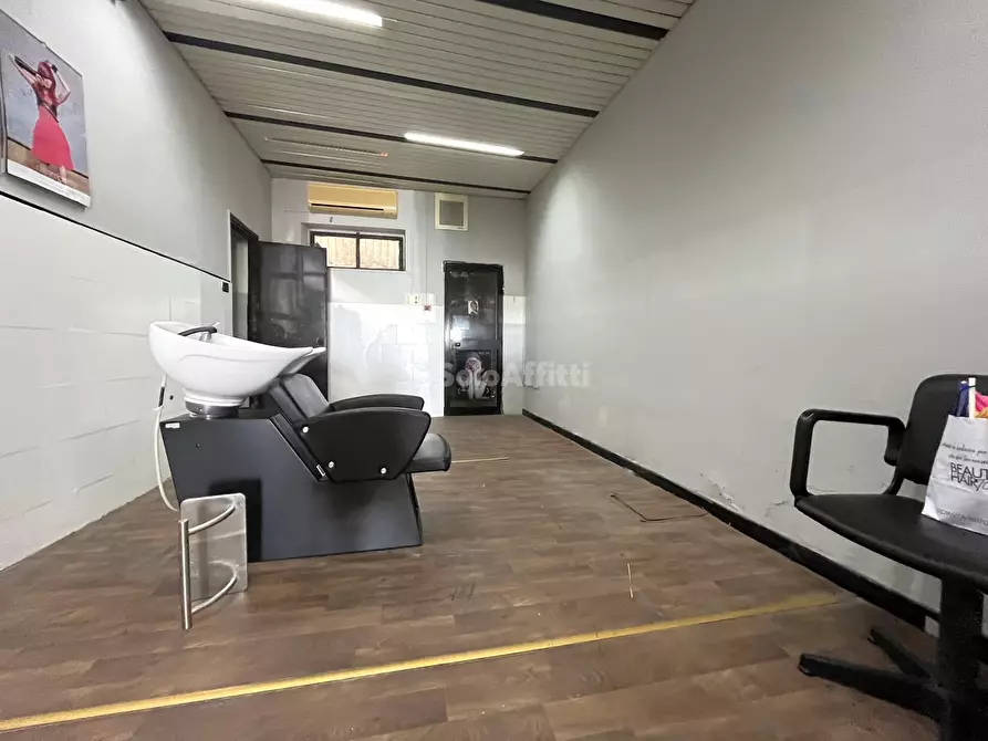 Immagine 6 di Locale commerciale in affitto  in Via Lungomare Stefano Pugliese 4747 a Catanzaro