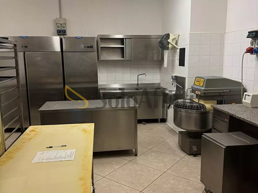 Immagine 6 di Locale commerciale in affitto  a Terni