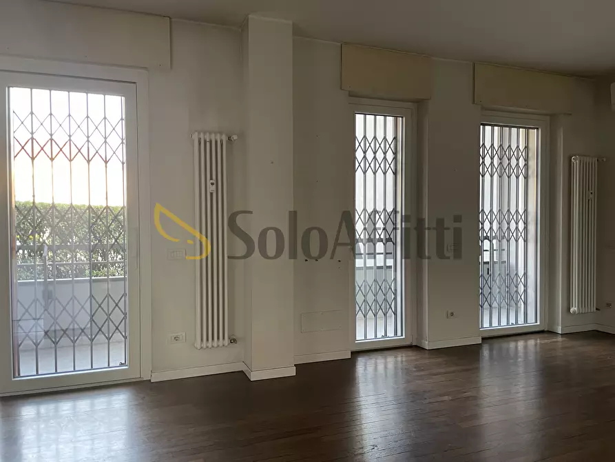 Immagine 11 di Trilocale in affitto  in via m.d'azeglio 25 a Busto Arsizio