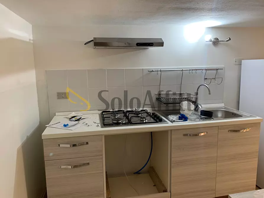 Immagine 8 di Stanza singola in affitto  a Catania