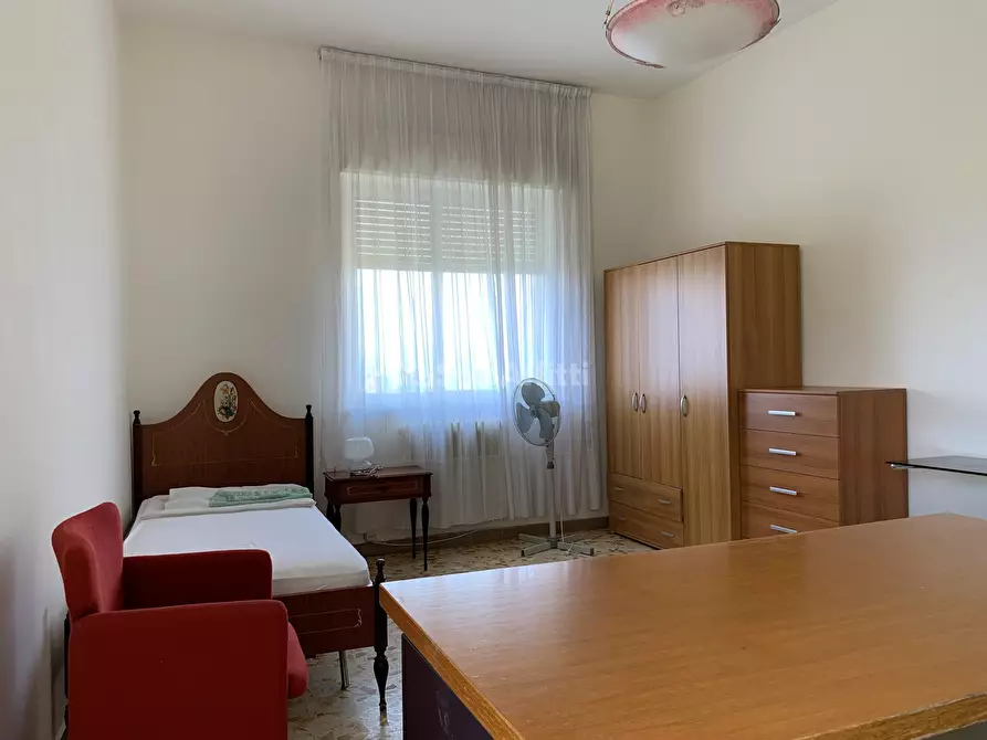 Immagine 13 di Stanza singola in affitto  a Catanzaro