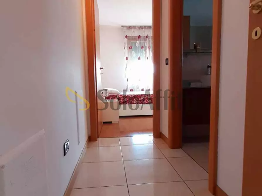 Immagine 10 di Bilocale in affitto  in DELLA RICOSTRUZIONE 00 a Muggiò