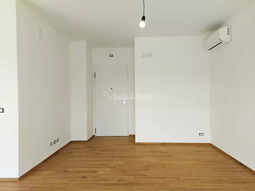 Immagine 11 di Trilocale in affitto  in Via del Castello a Roma