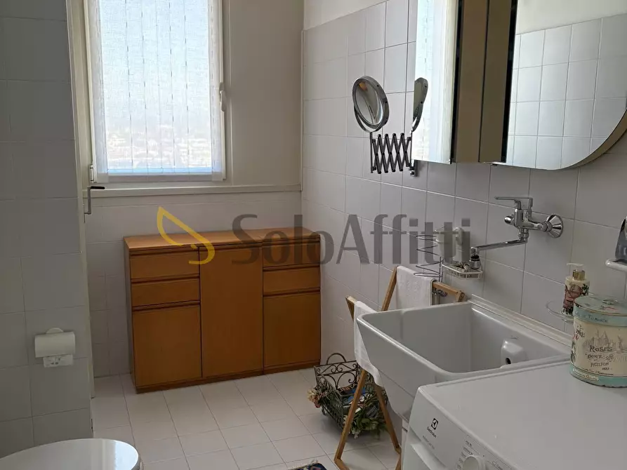 Immagine 14 di Quadrilocale in affitto  a Busto Arsizio