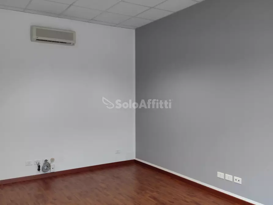 Immagine 1 di Ufficio in affitto  in Via Giacomo Battuzzi 66 a Ravenna