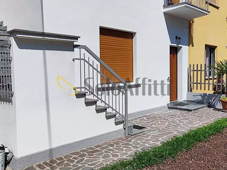 Immagine 12 di Bilocale in affitto  in Via Feltre a Varedo