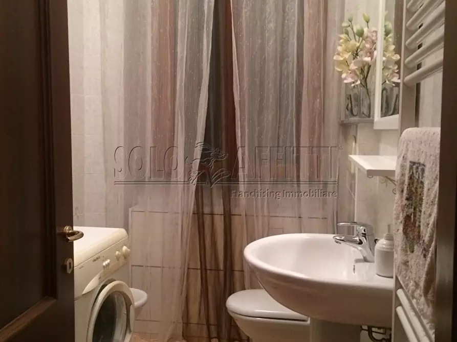 Immagine 11 di Monolocale in affitto  a Livorno