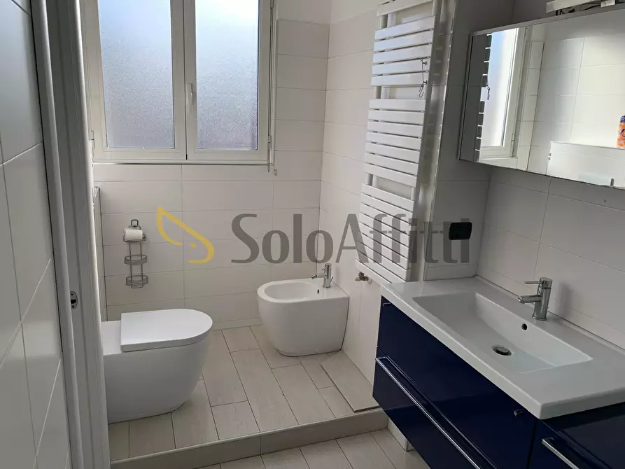 Immagine 10 di Bilocale in affitto  in Via Crescentino 30 a Torino