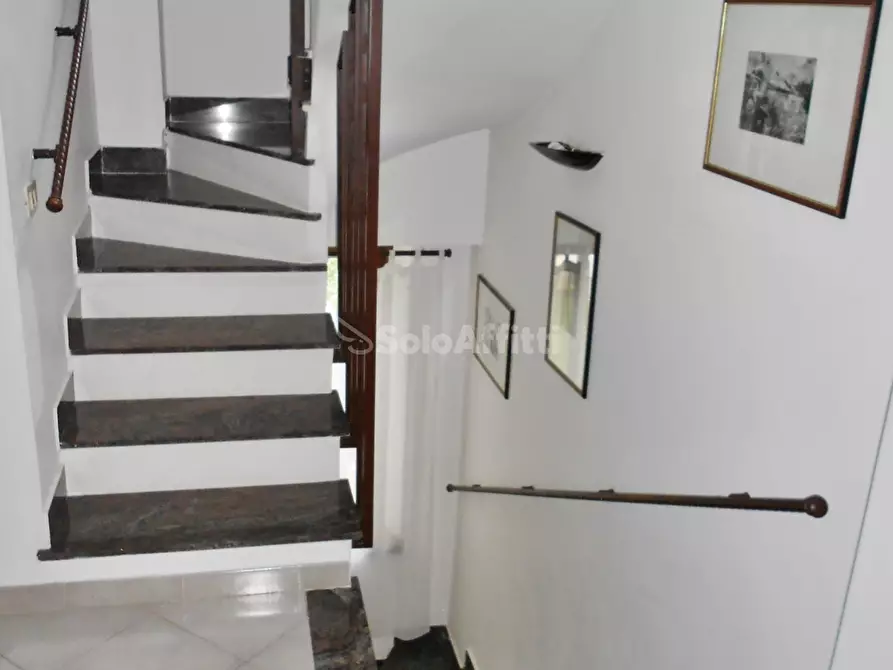 Immagine 24 di Villetta a schiera in affitto  in Via Fiorenzuola di Focara a Fiumicino