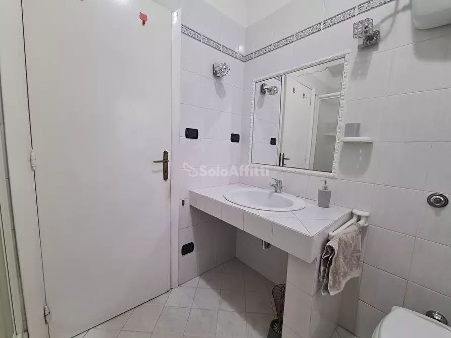 Immagine 11 di Stanza singola in affitto  a Catanzaro