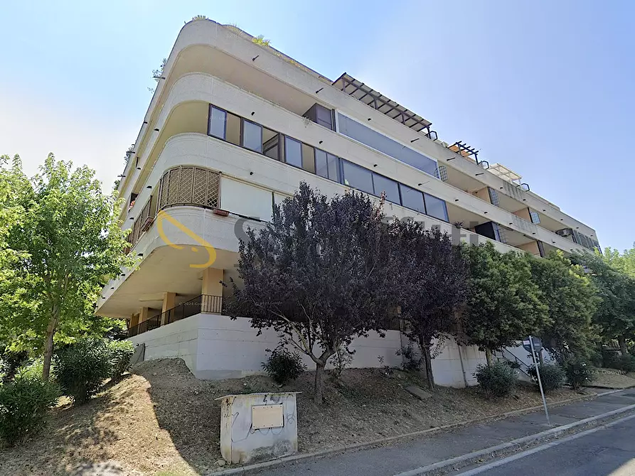 Immagine 1 di Trilocale in affitto  in Via Erminio Macario 60 a Roma