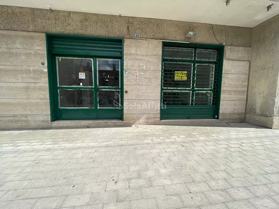 Immagine 7 di Locale commerciale in affitto  in Via Emanuele Campolongo a Maddaloni