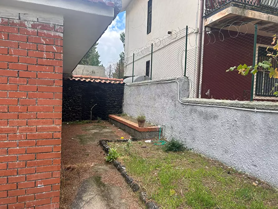Immagine 13 di Villa in vendita  a Nicolosi