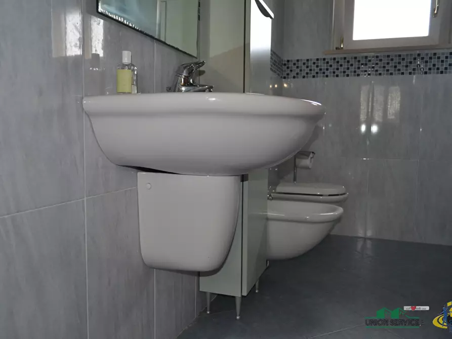 Immagine 39 di Villa in vendita  in Piazza I° Maggio a Sissa Trecasali