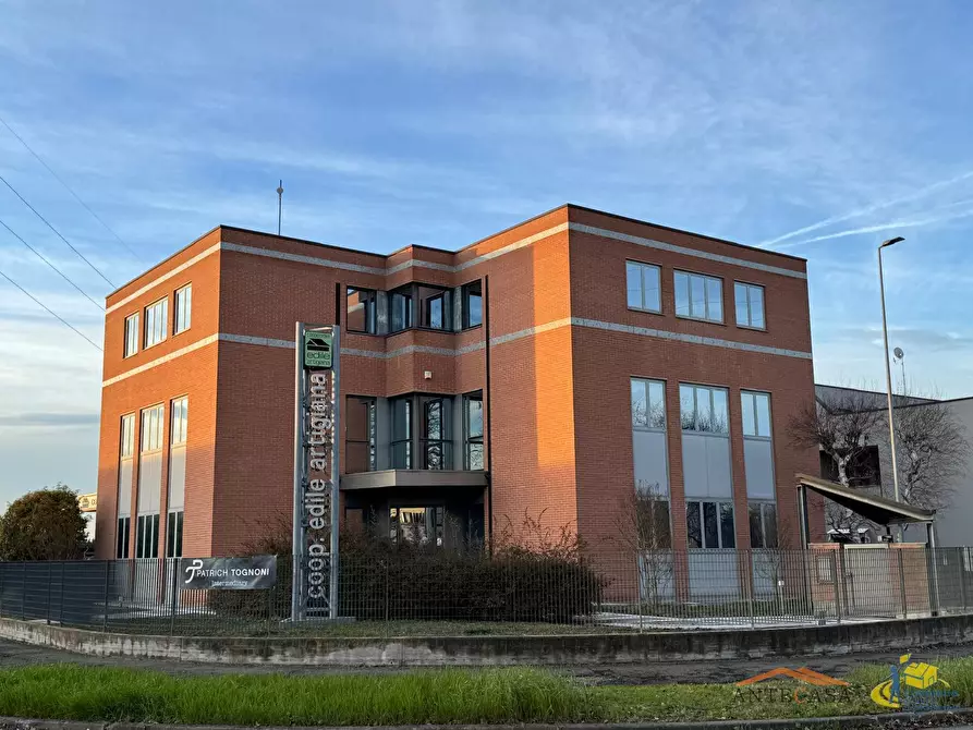 Immagine 2 di Attività artigianale in vendita  in Via Prospero Manara a Parma