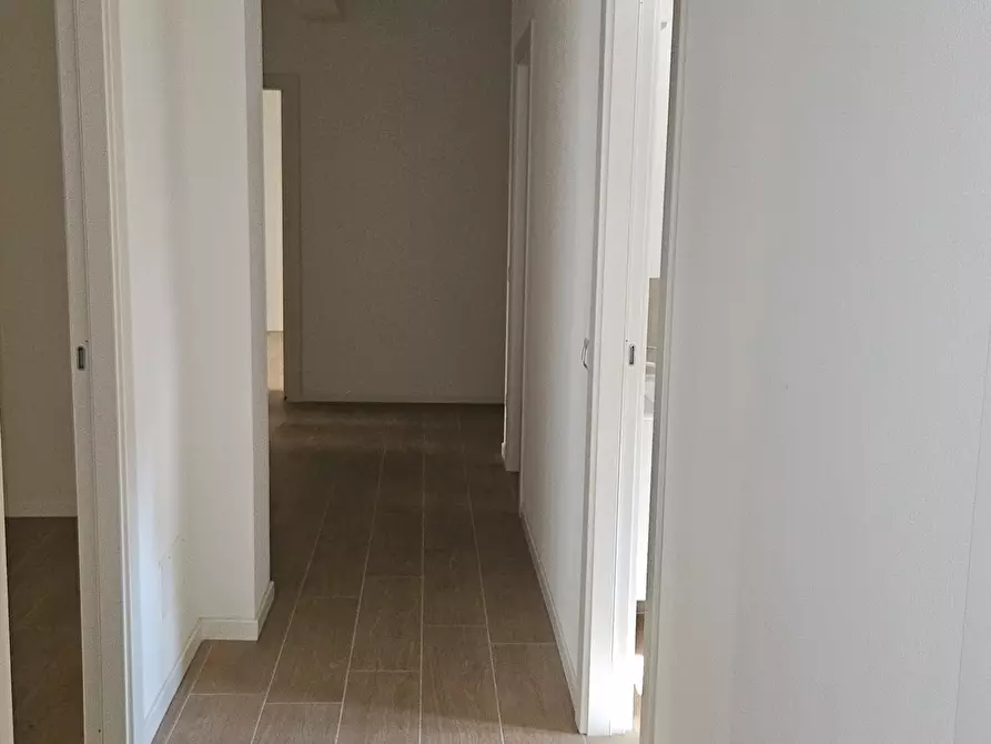 Immagine 27 di Quadrilocale in affitto  in Strada della Repubblica 58 a Parma