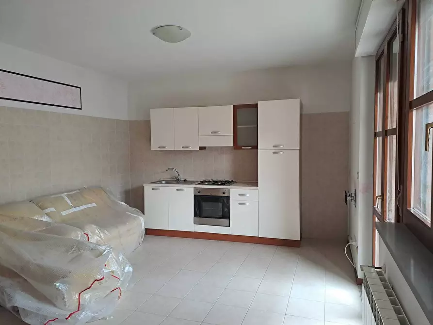 Immagine 5 di Bilocale in vendita  in Strada Valle 82 a Medesano