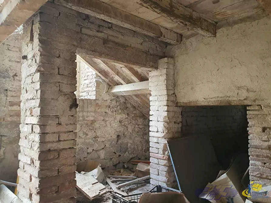 Immagine 18 di Porzione di casa in vendita  a Langhirano