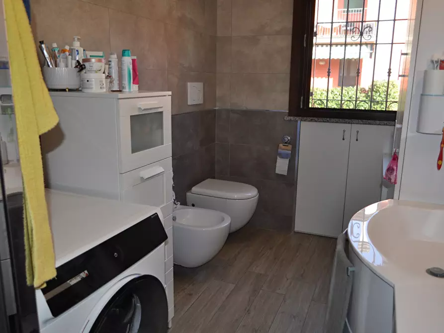 Immagine 22 di Trilocale in vendita  in Via Bussolati a Fontanellato