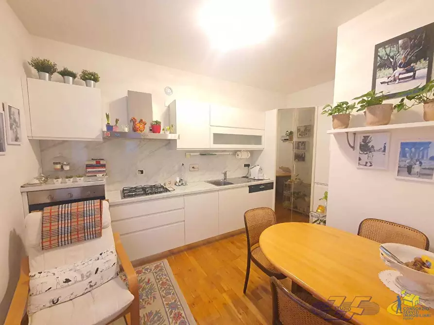 Immagine 17 di Trilocale in vendita  in Via Francesco Cassoli a Reggio Nell'emilia