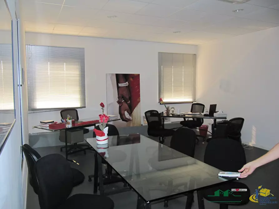 Immagine 10 di Attività artigianale in vendita  in via Forlanini a Parma