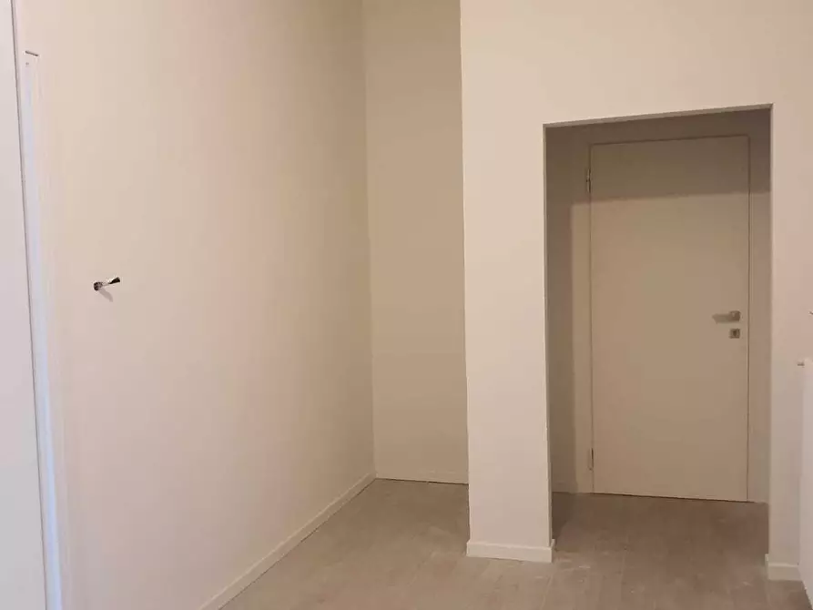 Immagine 11 di Trilocale in vendita  in via solari 25 a Parma