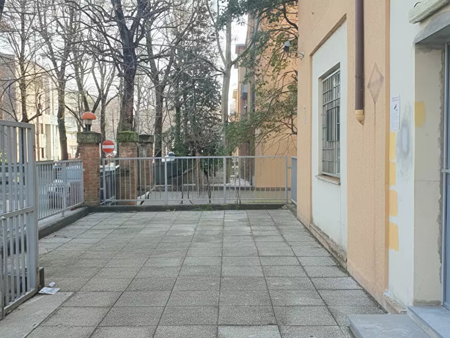 Immagine 26 di Trilocale in vendita  in via solari 25 a Parma