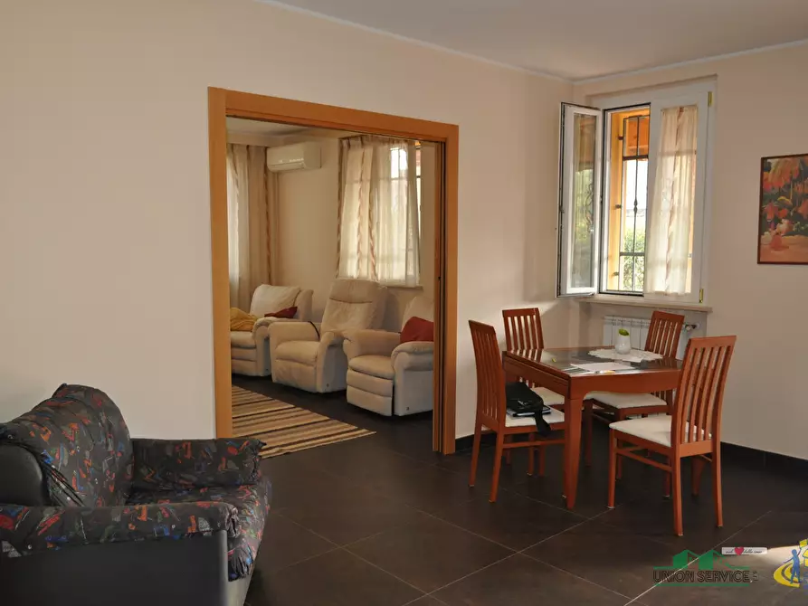 Immagine 3 di Villa in vendita  in Piazza I° Maggio a Sissa Trecasali