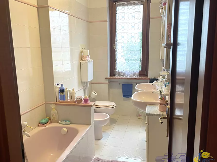 Immagine 22 di Villa in vendita  in Via Fontana Anna a Traversetolo