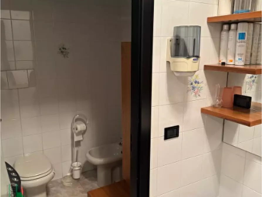 Immagine 8 di Attività artigianale in vendita  in Strada Martinella a Parma