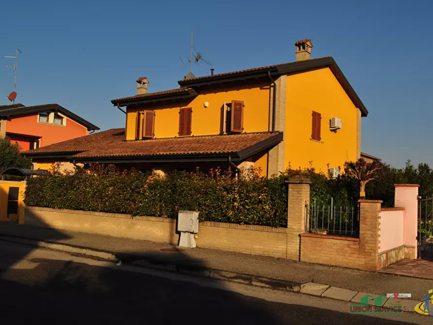 Immagine 44 di Villa in vendita  in Piazza I° Maggio a Sissa Trecasali