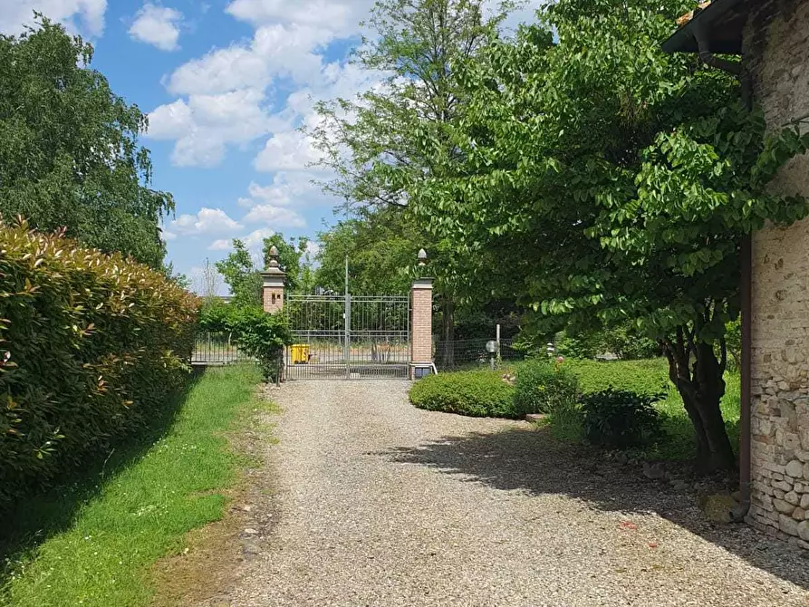 Immagine 23 di Porzione di casa in vendita  a Langhirano