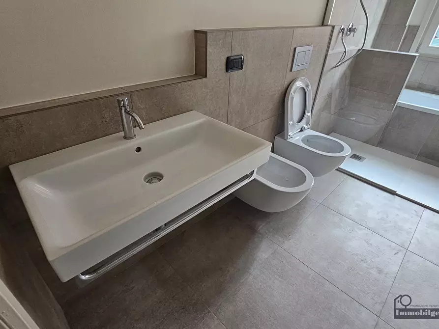 Immagine 30 di Quadrilocale in affitto  in Via Carlo Innocenzo Frugoni 15 a Parma