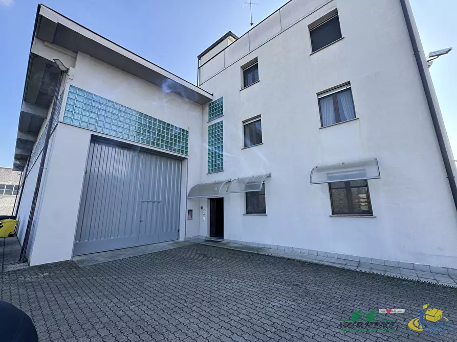 Immagine 4 di Attività artigianale in vendita  in Strada Martinella a Parma