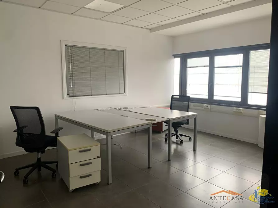 Immagine 11 di Ufficio in affitto  in Via Enrico Fermi a Fontevivo