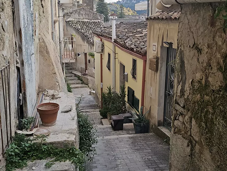 Immagine 3 di Casa indipendente in vendita  in Via Linguanti 20 a Modica